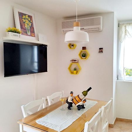 Apartment Megi In Supetar Historical Core 외부 사진
