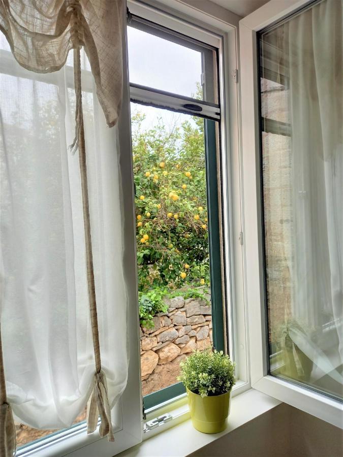 Apartment Megi In Supetar Historical Core 외부 사진