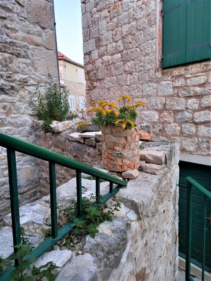 Apartment Megi In Supetar Historical Core 외부 사진