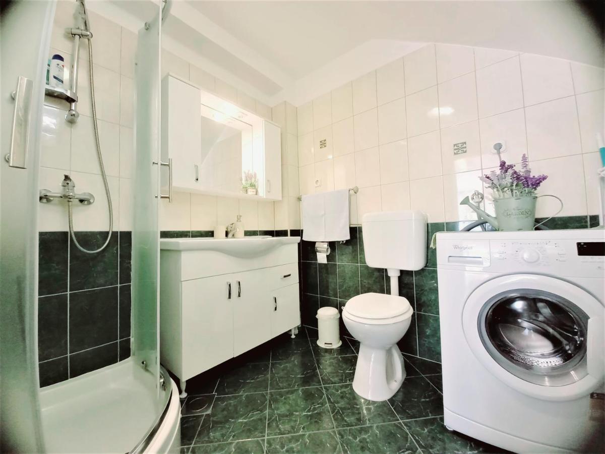 Apartment Megi In Supetar Historical Core 외부 사진