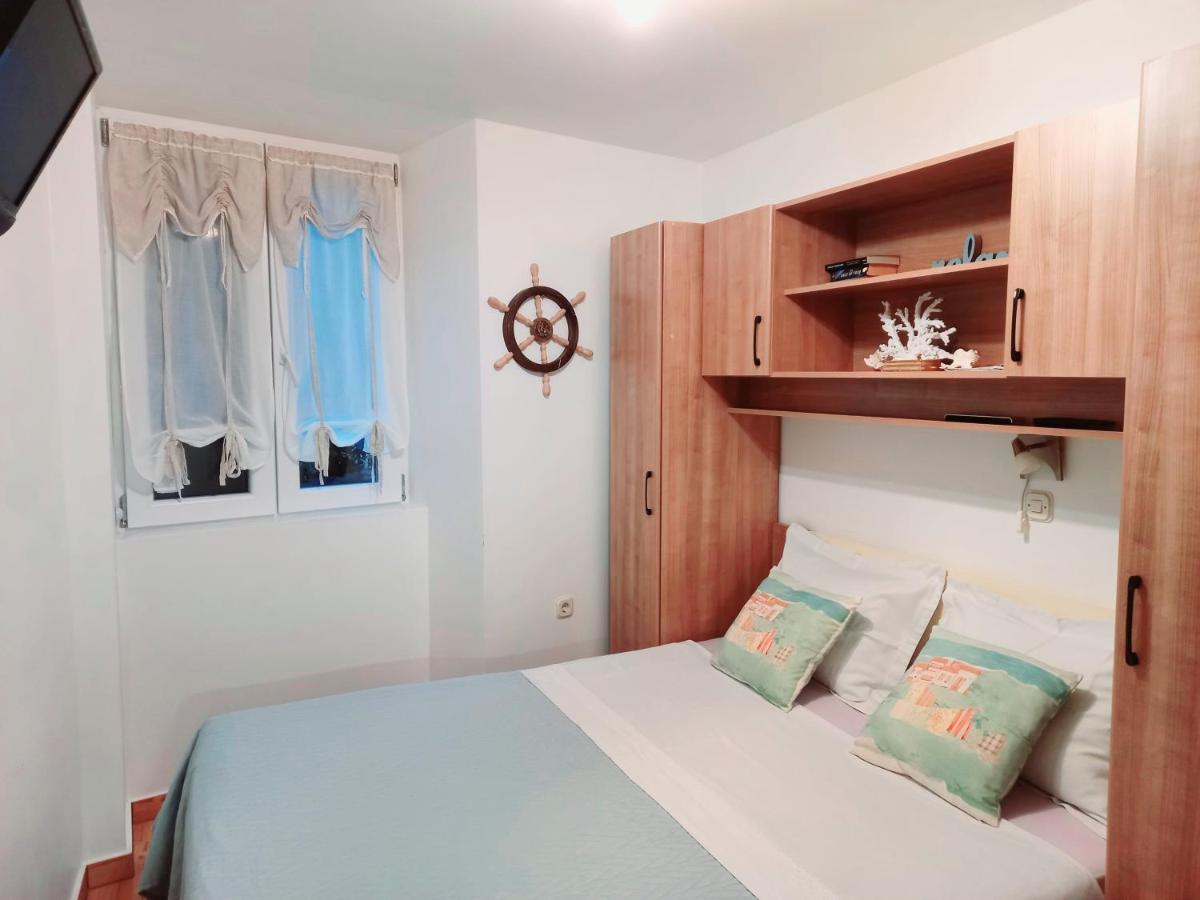 Apartment Megi In Supetar Historical Core 외부 사진