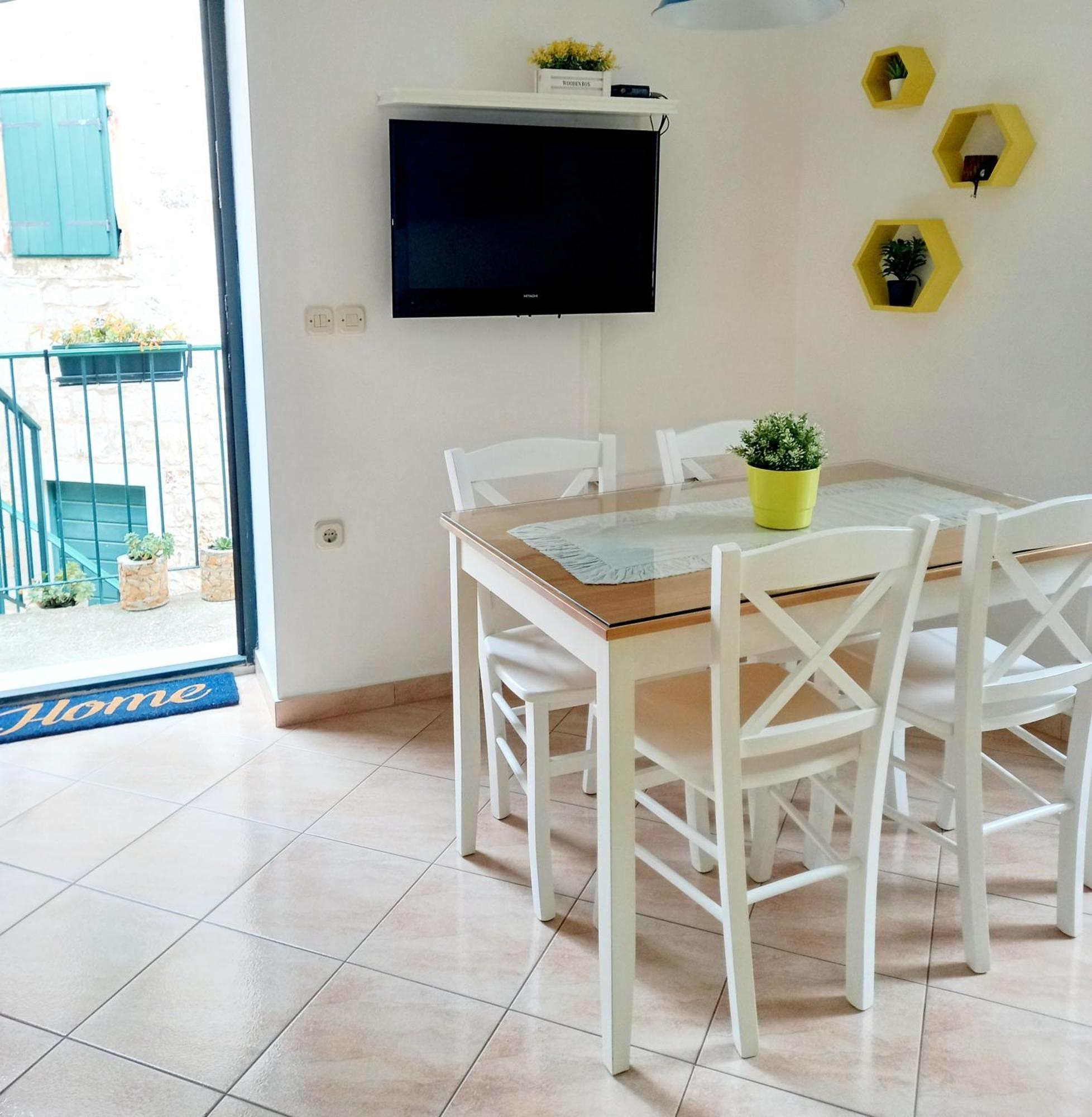 Apartment Megi In Supetar Historical Core 외부 사진