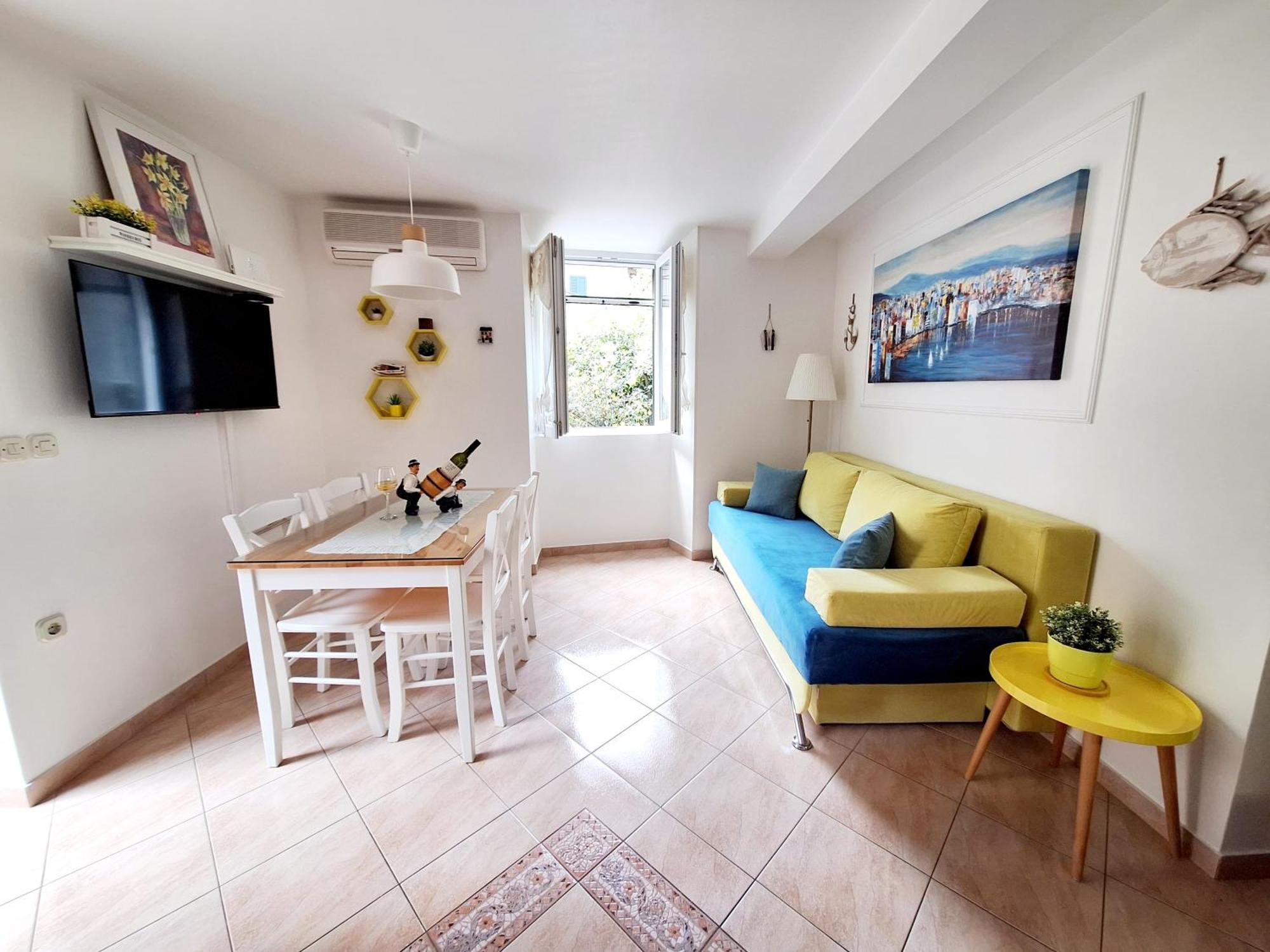 Apartment Megi In Supetar Historical Core 외부 사진