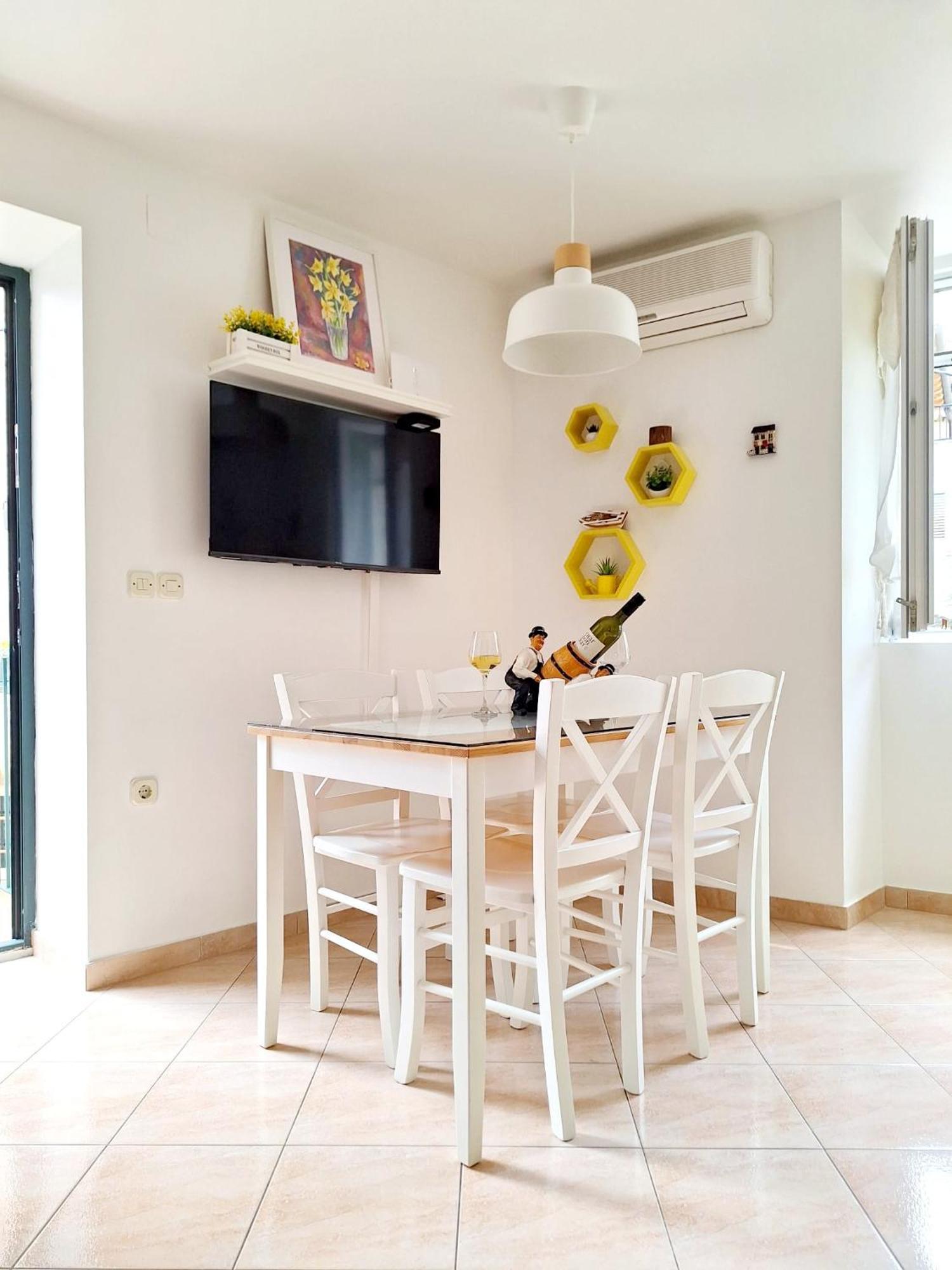 Apartment Megi In Supetar Historical Core 외부 사진
